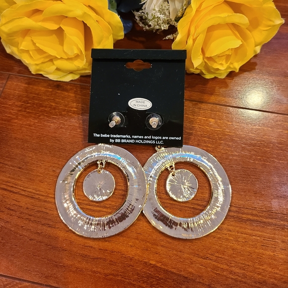 Bebe Dangling Pearl/Gold Fashion Earrings - Picture 2 of 5